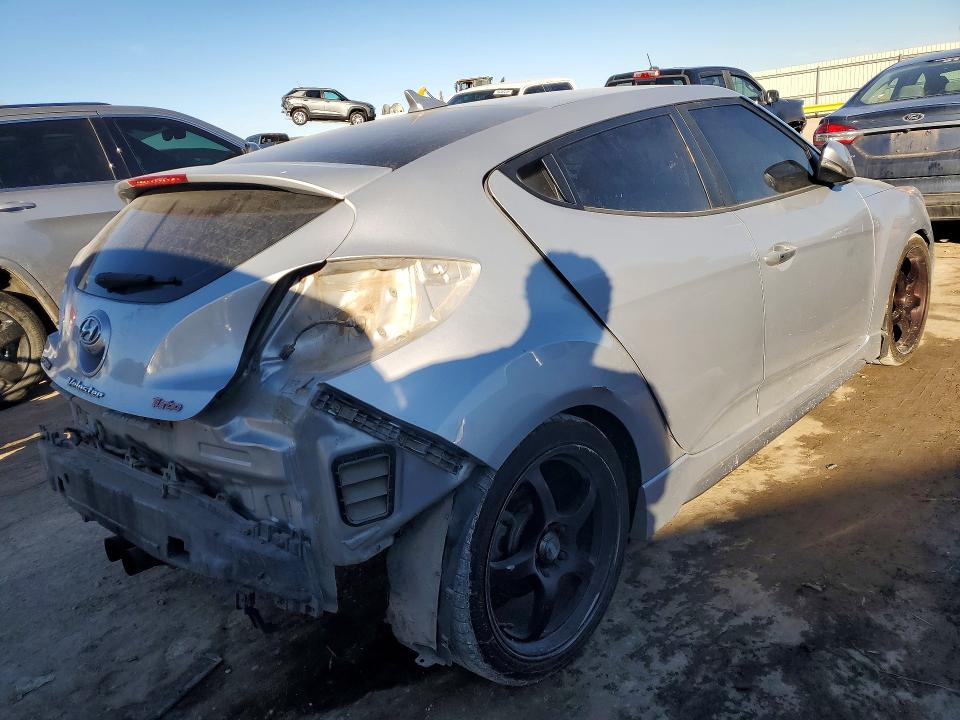 Photo 3 from auction – 2017 HYUNDAI VELOSTER with VIN KMHTC6AEXHU314563