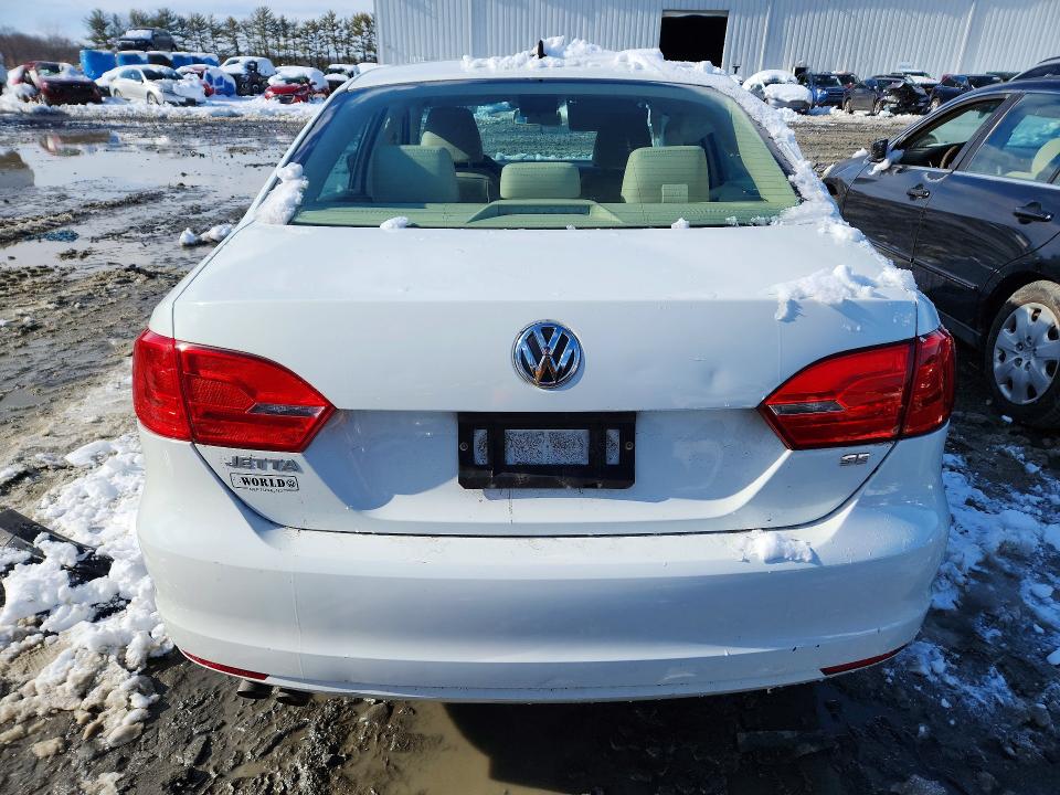 Photo 6 from auction – 2014 VOLKSWAGEN JETTA with VIN 3VWD17AJ4EM426290