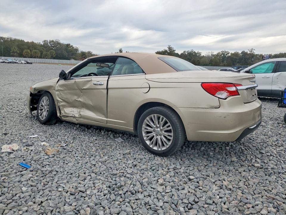 Photo 2 from auction – 2014 CHRYSLER 200 LIMITE with VIN 1C3BCBFG9EN151806