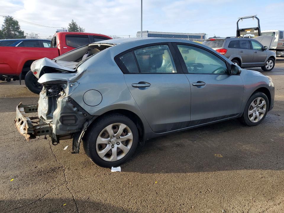 Photo 3 from auction – 2013 MAZDA 3 with VIN JM1BL1U75D1701825