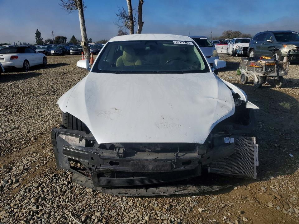 Photo 5 from auction – 2017 TESLA MODEL S with VIN 5YJSA1E44HF176358