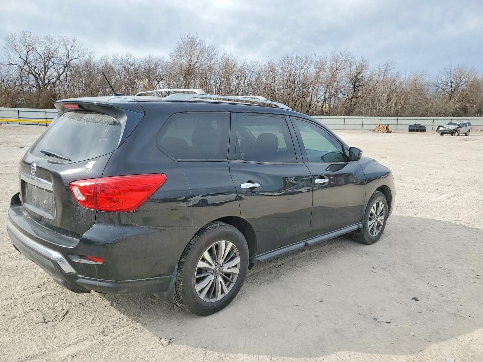 Photo 3 from auction – 2018 NISSAN PATHFINDER with VIN 5N1DR2MN8JC628022
