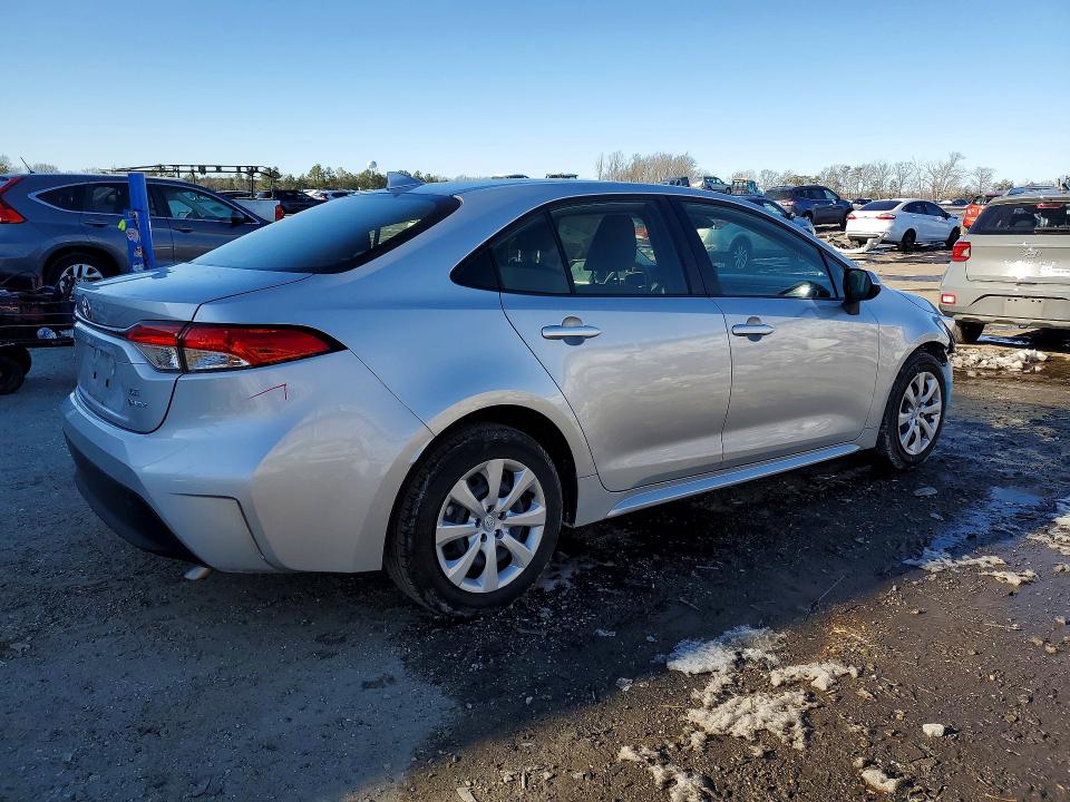 Photo 3 from auction – 2025 TOYOTA COROLLA with VIN JTDBCMFE4SJ040198