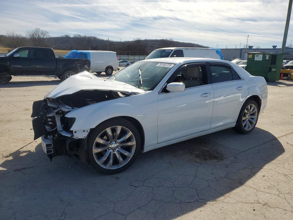 Фото 1 с аукциона – 2018 CHRYSLER 300 с VIN 2C3CCAAG8JH222647