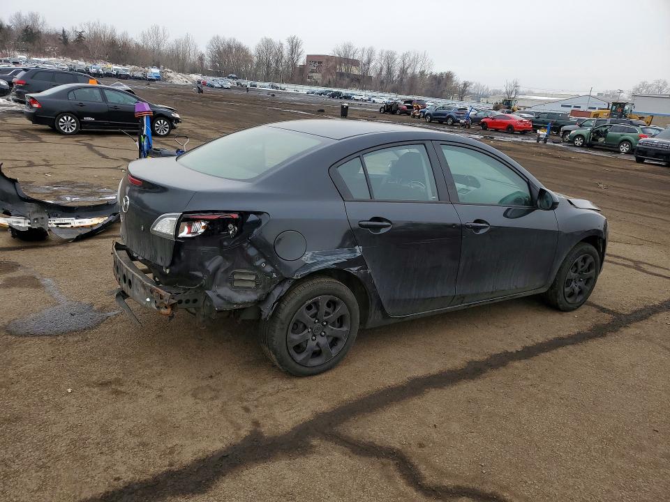 Photo 3 from auction – 2013 MAZDA 3 with VIN JM1BL1TG6D1747777