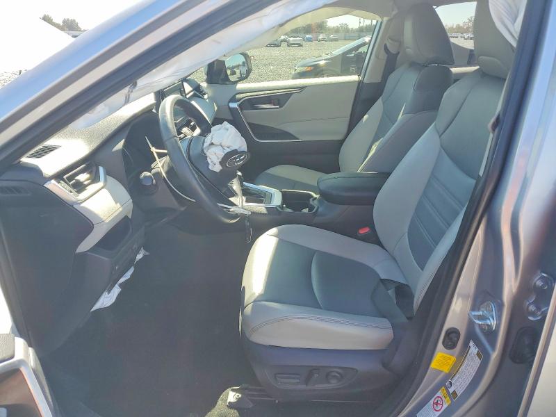 Photo 7 from auction – 2019 TOYOTA RAV4 with VIN JTMC1RFV9KD503636