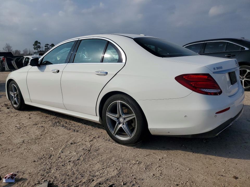 Photo 2 from auction – 2017 MERCEDES-BENZ E with VIN WDDZF4JB5HA020527