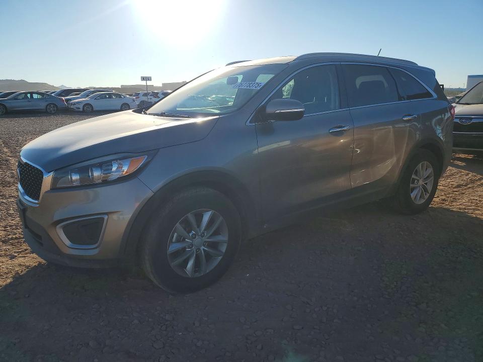 KIA SORENTO 2017 with VIN 5XYPG4A5XHG219579 - Photo from auction