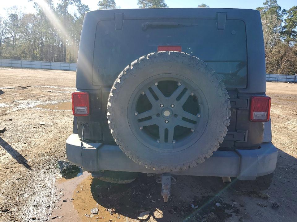 Photo 6 from auction – 2013 JEEP WRANGLER U with VIN 1C4BJWDG7DL574180