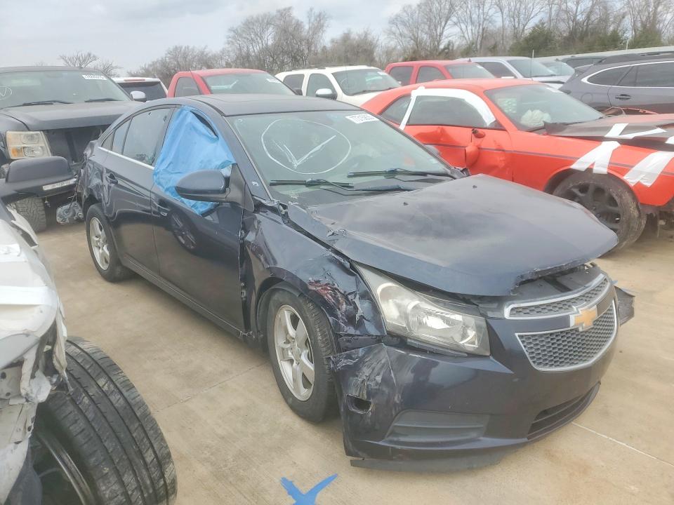 Photo 4 from auction – 2014 CHEVROLET CRUZE with VIN 1G1PC5SB3E7183967