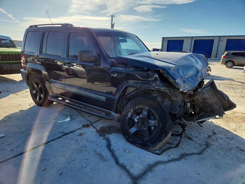 Photo 4 from auction – 2008 JEEP LIBERTY with VIN 1J8GP28K58W144589