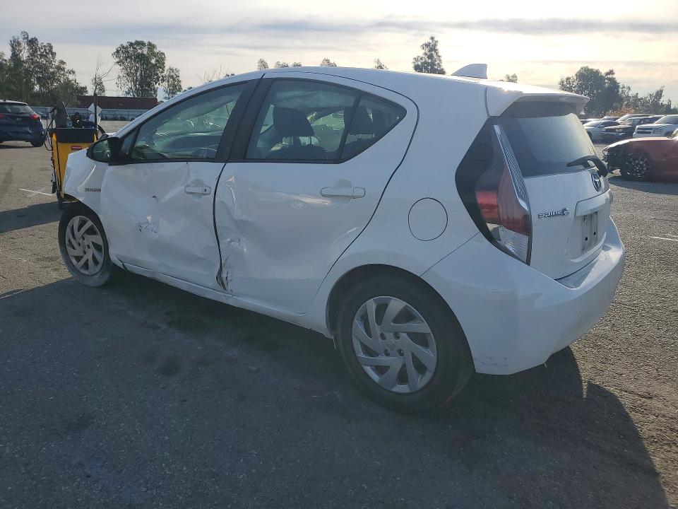 Photo 2 from auction – 2015 TOYOTA PRIUS C with VIN JTDKDTB33F1095307