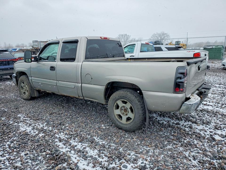 Photo 2 from auction – 2004 CHEVROLET SILVERADO with VIN 1GCEK19T44Z155123
