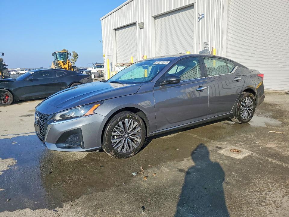 NISSAN ALTIMA SV 2025 with VIN 1N4BL4DW3SN371297 - Photo from auction