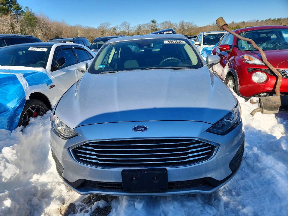 Photo 5 from auction – 2019 FORD FUSION with VIN 3FA6P0LU7KR212651