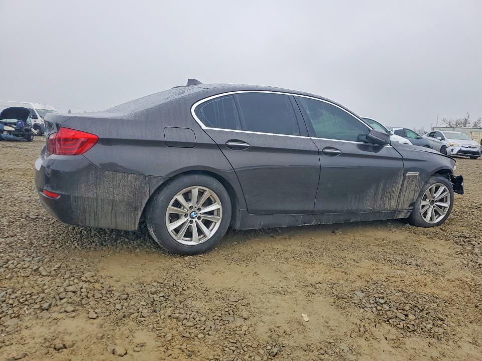 Photo 3 from auction – 2016 BMW 528 with VIN WBA5A5C5XGG349978