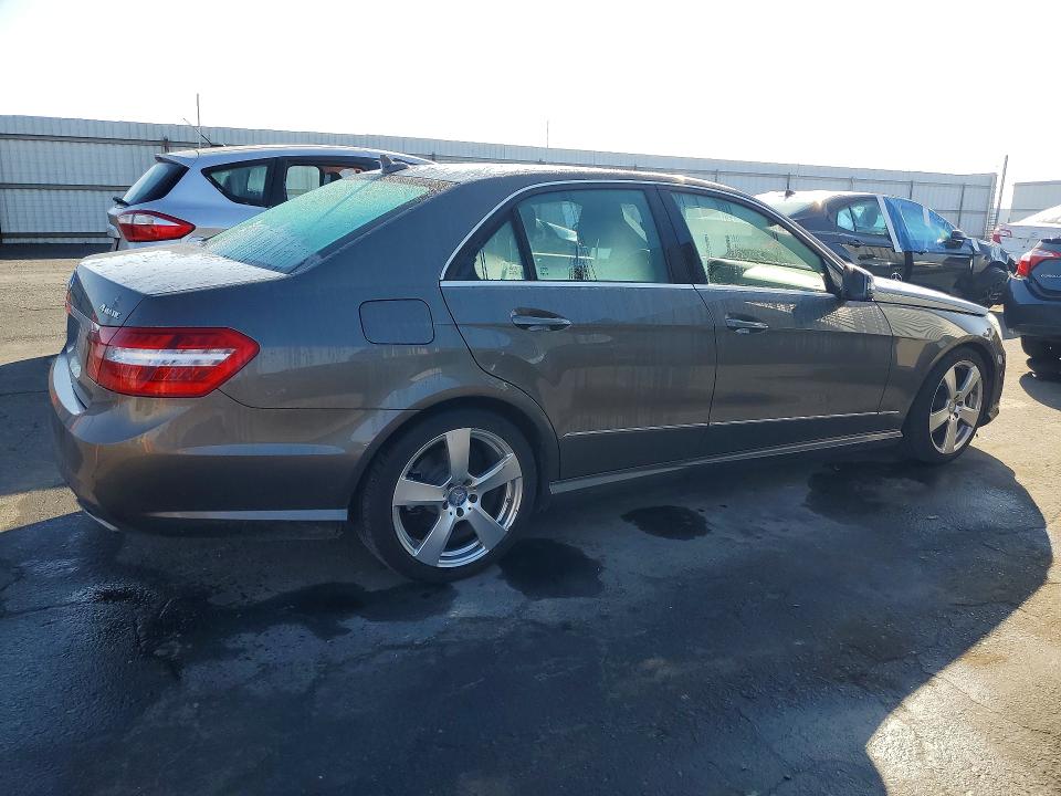 Photo 3 from auction – 2011 MERCEDES-BENZ E 350 4MAT with VIN WDDHF8HB4BA464711