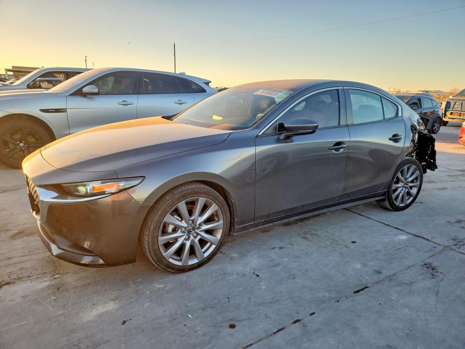 MAZDA 3 2022 with VIN 3MZBPABL8NM302803 - Photo from auction