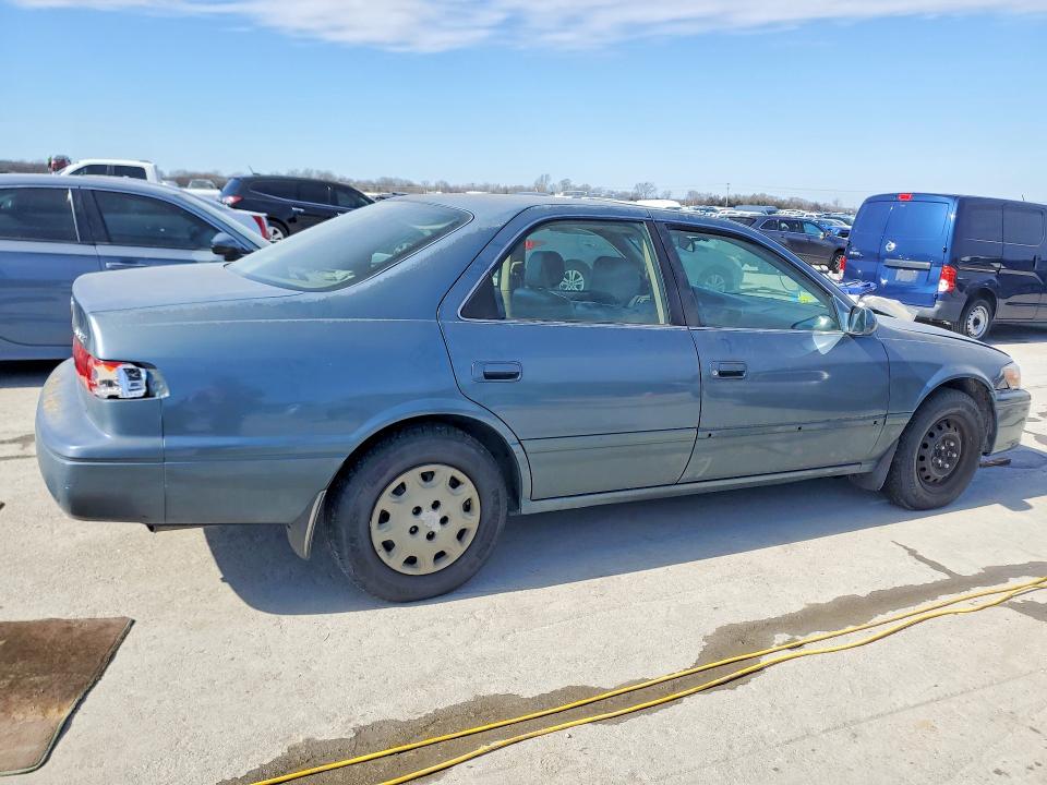 Photo 3 from auction – 2000 TOYOTA CAMRY CE with VIN JT2BG22K9Y0392432