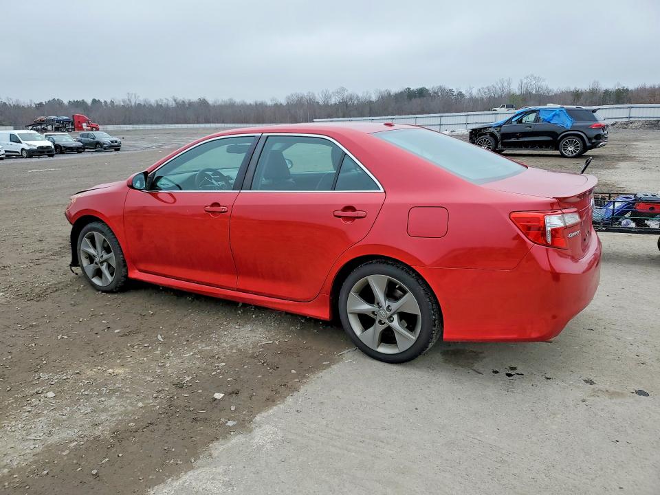 Photo 2 from auction – 2014 TOYOTA CAMRY with VIN 4T1BK1FK0EU542521
