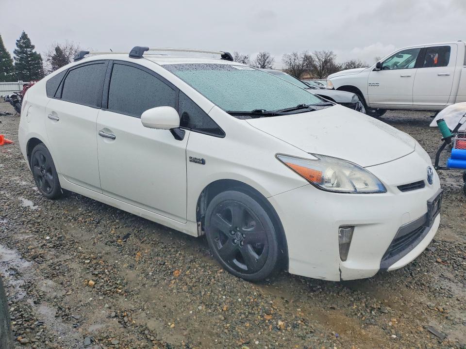 Photo 4 from auction – 2014 TOYOTA PRIUS PLUG-IN with VIN JTDKN3DP2E3053226