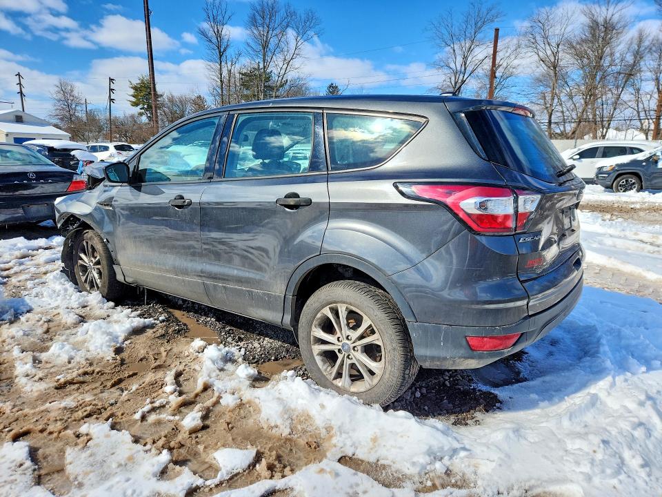 Photo 2 from auction – 2017 FORD ESCAPE with VIN 1FMCU0F76HUD59858