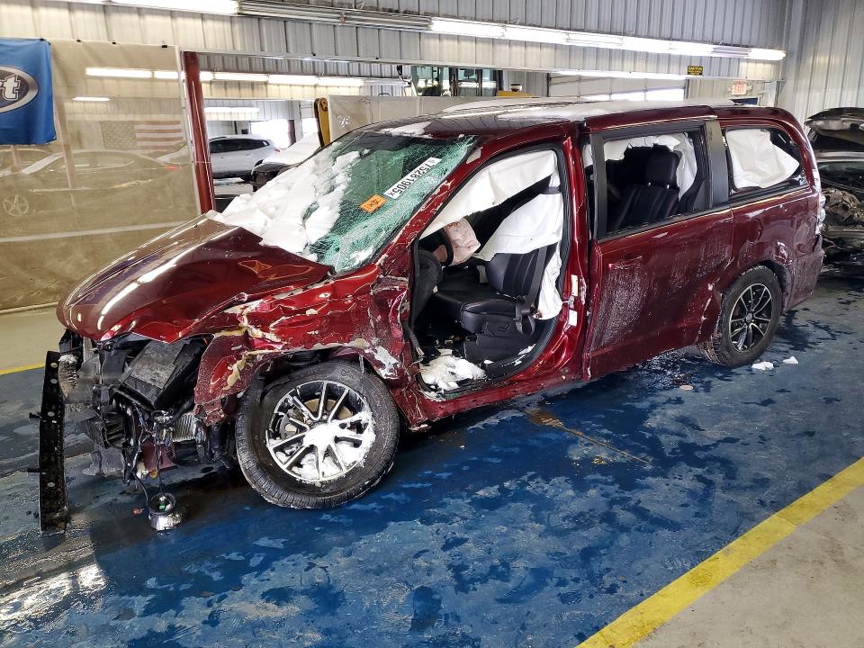 DODGE GRAND CARA 2019 with VIN 2C4RDGEG2KR653965 - Photo from auction
