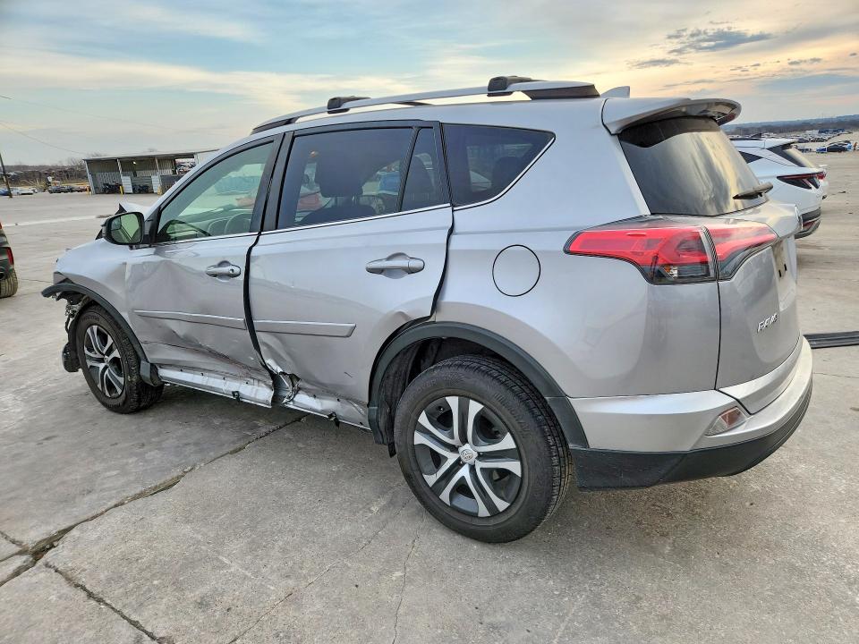 Photo 2 from auction – 2018 TOYOTA RAV4 with VIN JTMZFREV9JJ158833