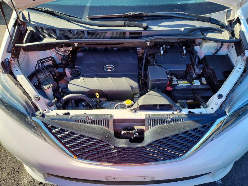 Photo 12 from auction – 2016 TOYOTA SIENNA SE with VIN 5TDXK3DC4GS750328