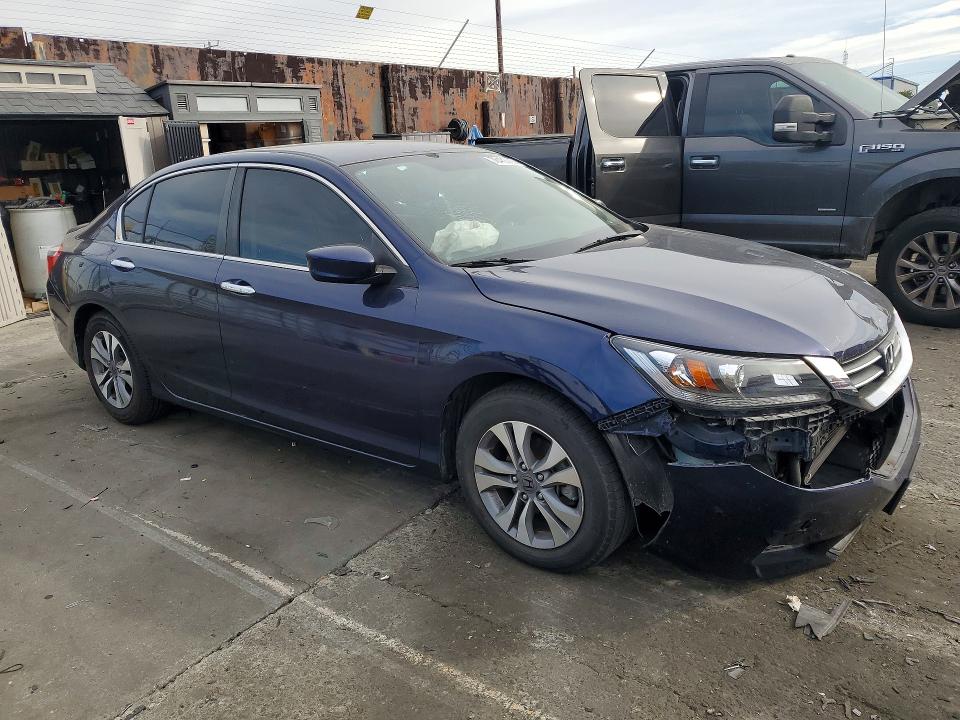 Photo 4 from auction – 2015 HONDA ACCORD with VIN 1HGCR2F34FA095635