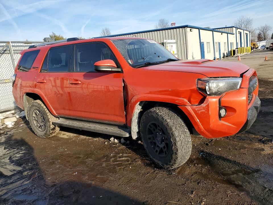 Photo 4 from auction – 2015 TOYOTA 4RUNNER with VIN JTEBU5JR2F5262052