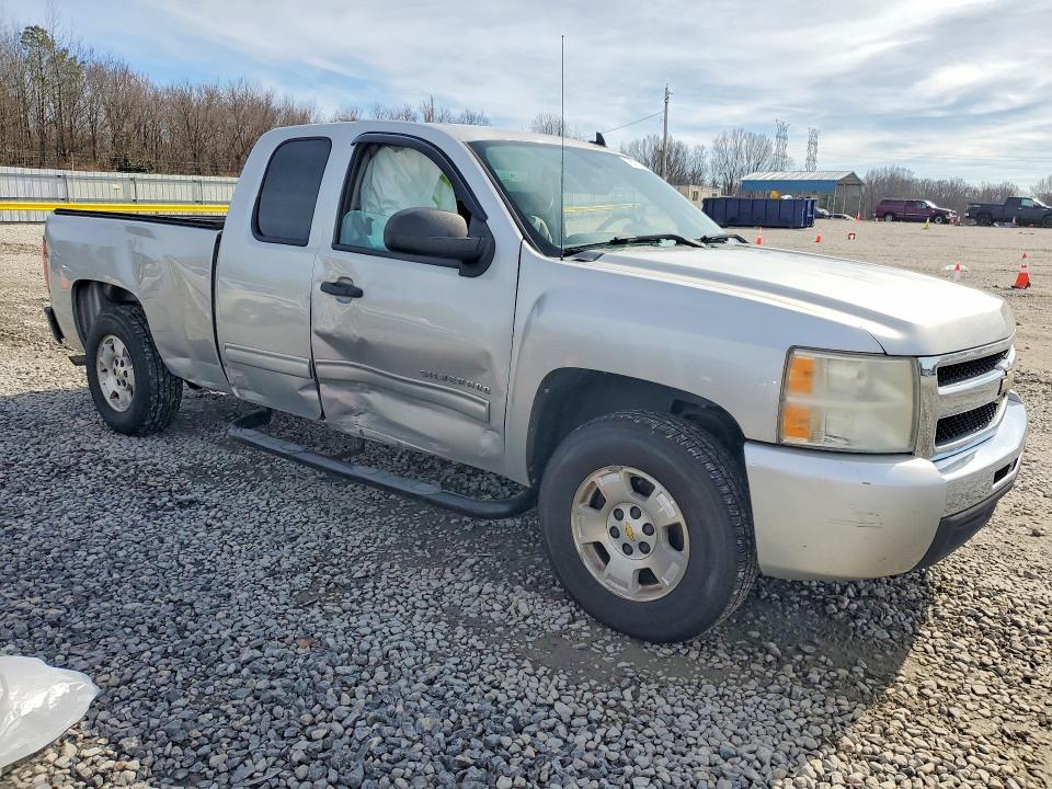 Photo 4 from auction – 2010 CHEVROLET SILVERADO with VIN 1GCSCSE06AZ267354