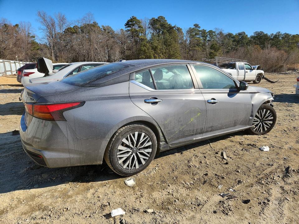 Photo 3 from auction – 2024 NISS ALTIMA with VIN 1N4BL4DV6RN400177