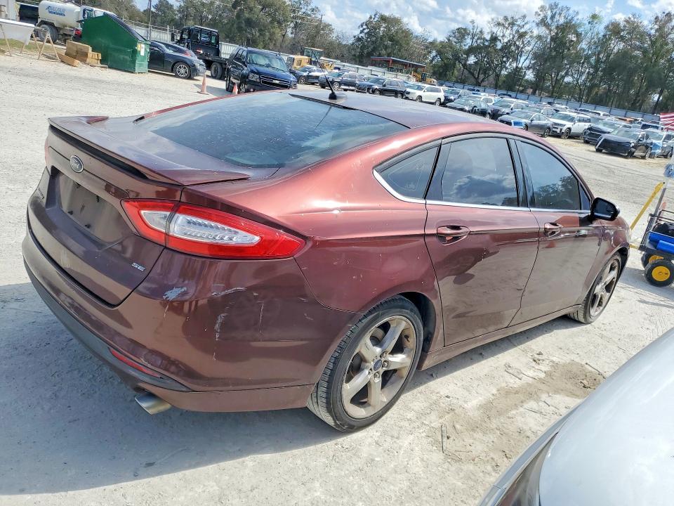 Zdjęcie 3 z aukcji – 2015 FORD FUSION SE z VIN 3FA6P0H72FR212968