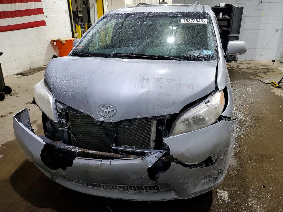 Photo 5 from auction – 2012 TOYOTA SIENNA with VIN 5TDYK3DC4CS219225