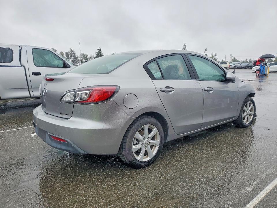 Photo 3 from auction – 2010 MAZDA 3 with VIN JM1BL1SF0A1351638