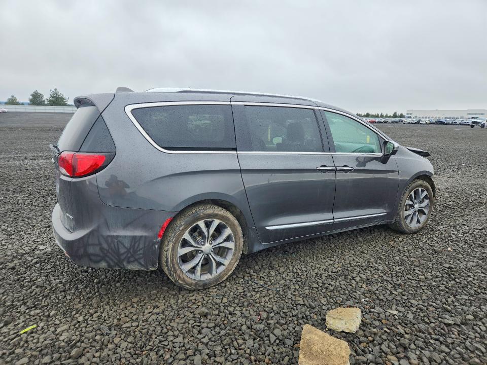 Photo 3 from auction – 2018 CHRYSLER PACIFICA with VIN 2C4RC1GG3JR107431