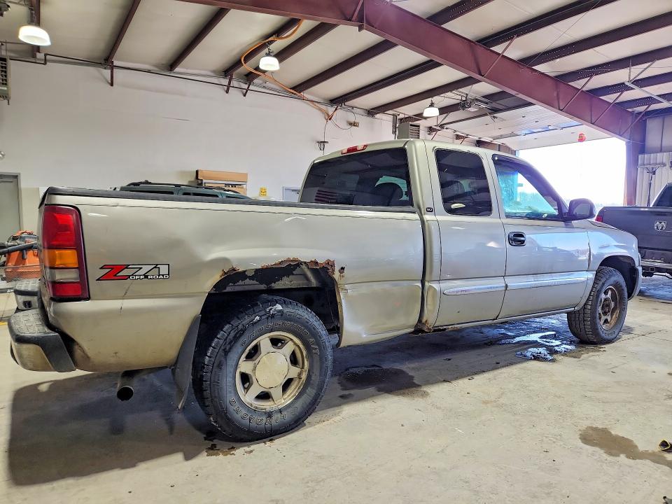 Photo 3 from auction – 2003 GMC NEW SIERRA with VIN 2GTEK19T131326675