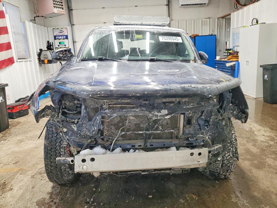 Photo 5 from auction – 2015 TOYOTA 4RUNNER with VIN JTEBU5JR0F5203517