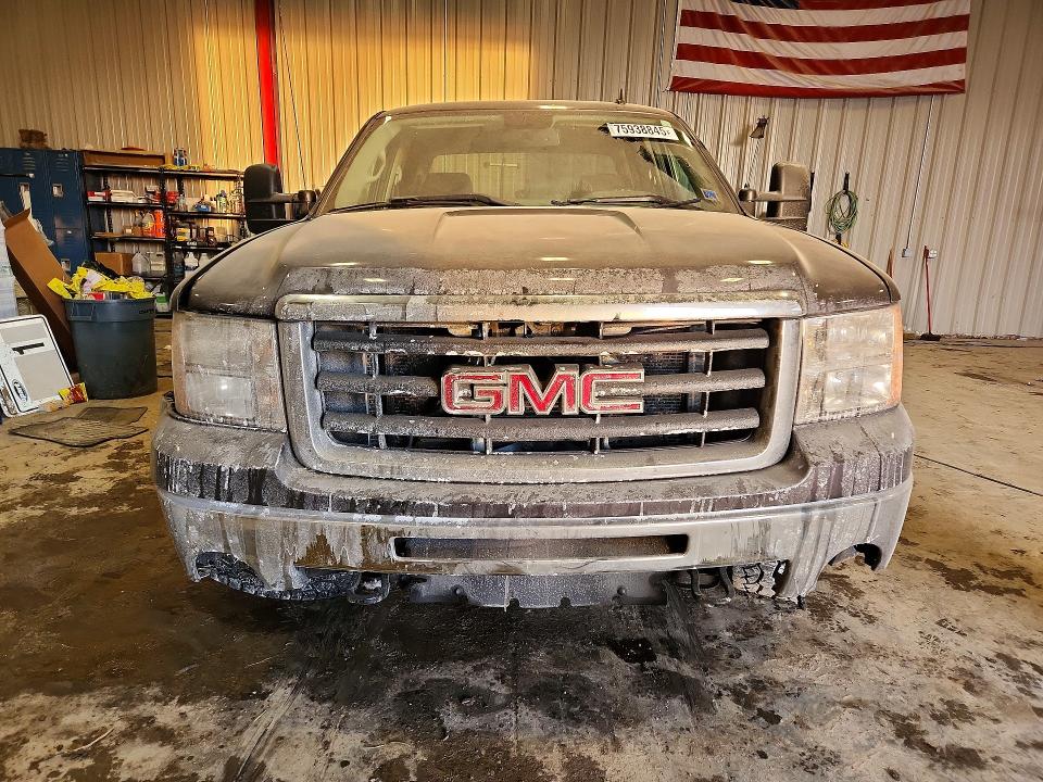 Photo 5 from auction – 2011 GMC SIERRA with VIN 3GTP2VE36BG151514