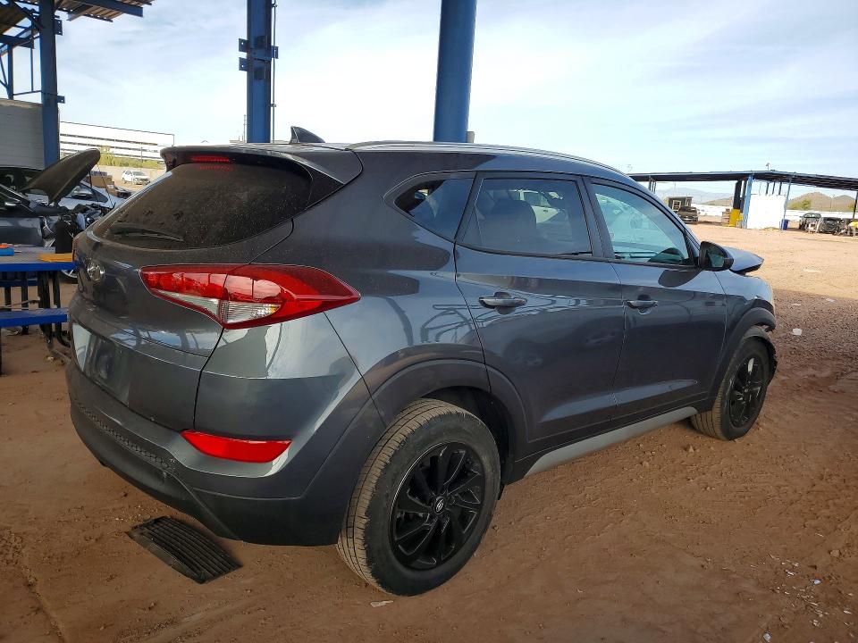 Photo 3 from auction – 2018 HYUNDAI TUCSON SEL with VIN KM8J33A48JU725866