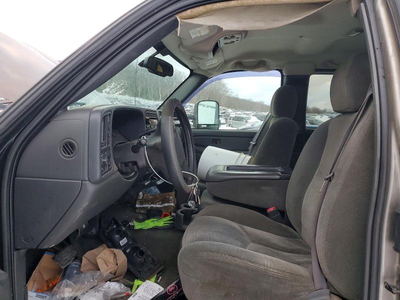 Photo 7 from auction – 2004 CHEVROLET SILVERADO with VIN 1GCHK29U44E217428