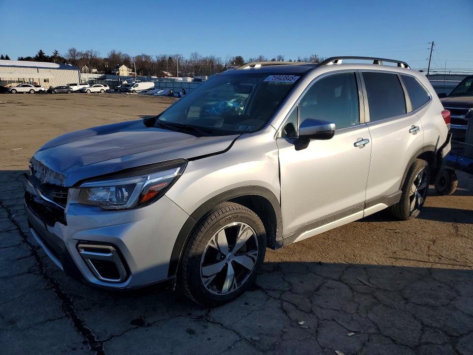 SUBARU FORESTER T 2019 with VIN JF2SKAWC3KH523352 - Photo from auction