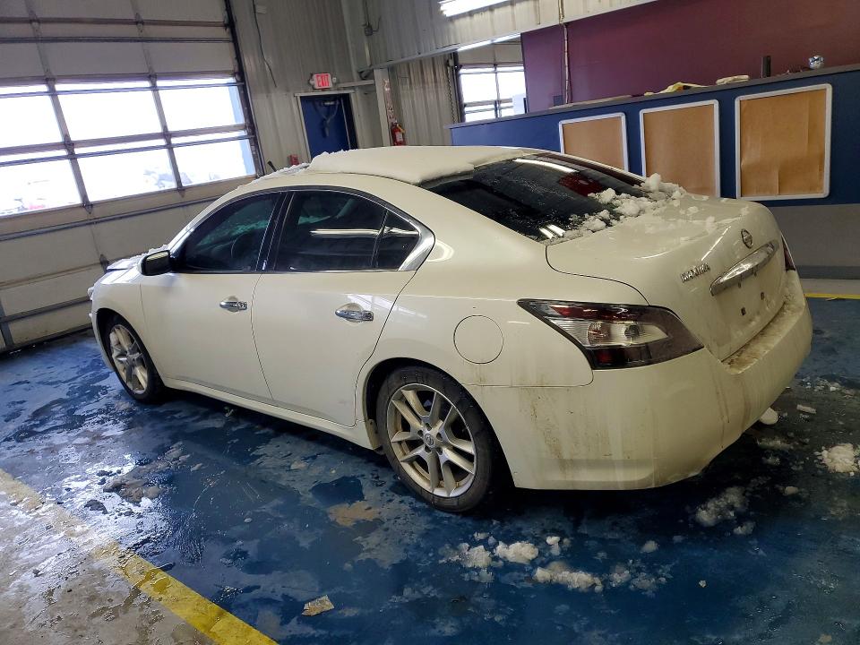 Photo 2 from auction – 2014 NISSAN MAXIMA S with VIN 1N4AA5AP4EC458808
