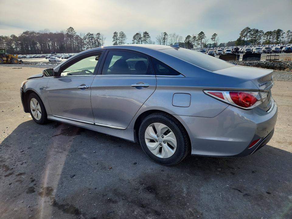 Photo 2 from auction – 2014 HYUNDAI SONATA HYBRID with VIN KMHEC4A42EA117565