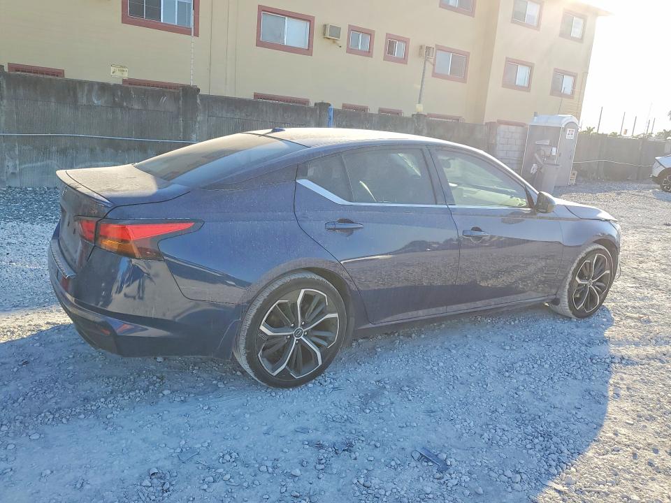 Photo 3 from auction – 2023 NISS ALTIMA with VIN 1N4BL4CV7PN357743