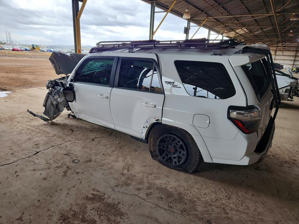 Photo 2 from auction – 2023 TOYOTA 4RUNNER with VIN JTERU5JR4P6157927