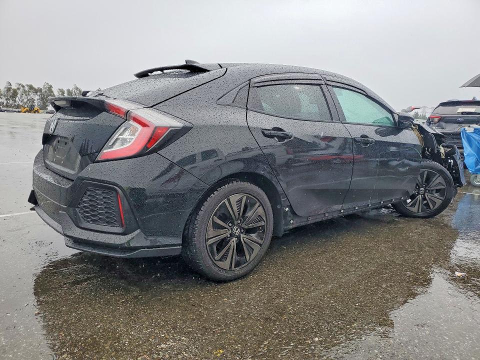 Photo 3 from auction – 2017 HONDA CIVIC with VIN SHHFK7H81HU418909