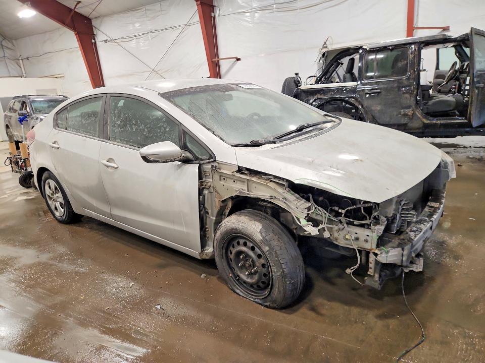 Photo 4 from auction – 2017 KIA FORTE with VIN 3KPFK4A78HE157964