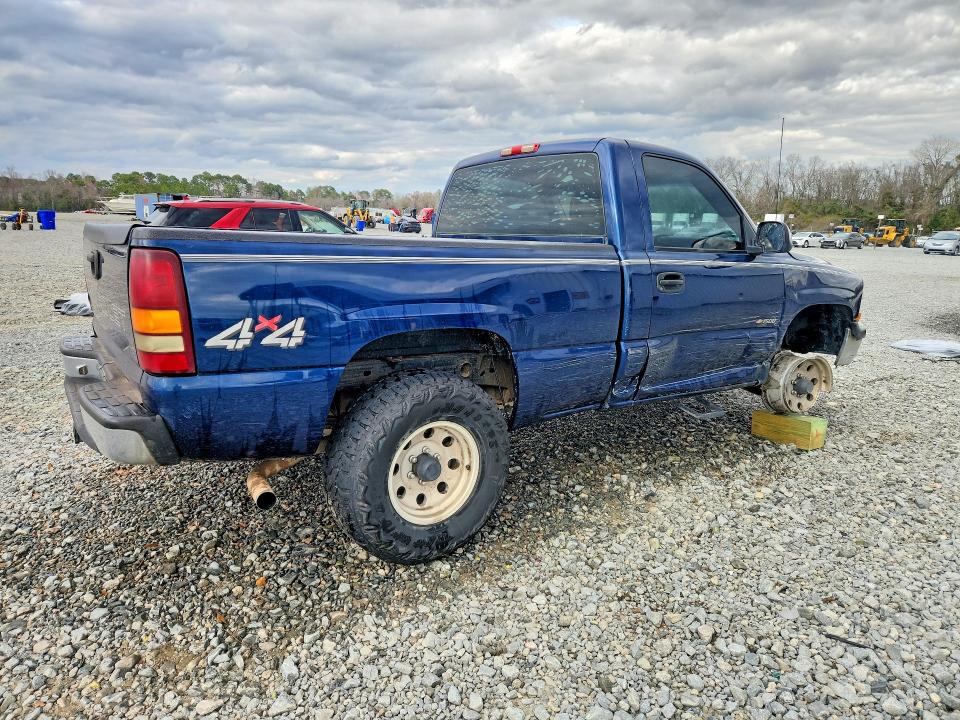 Photo 3 from auction – 2000 CHEVROLET SILVERADO with VIN 1GCEK14T5YZ347552